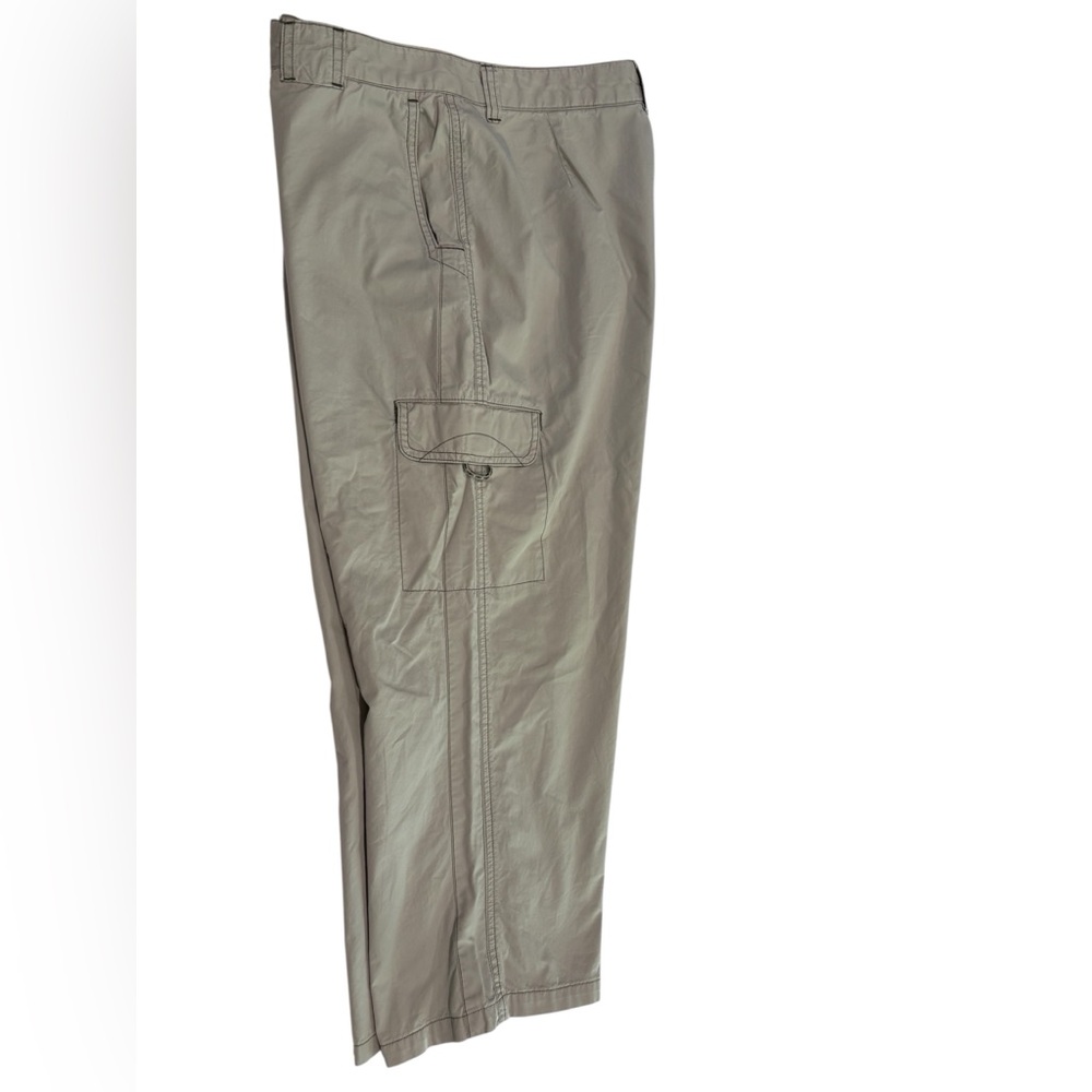 Columbia Woman’s Blue quail cargo capri pants